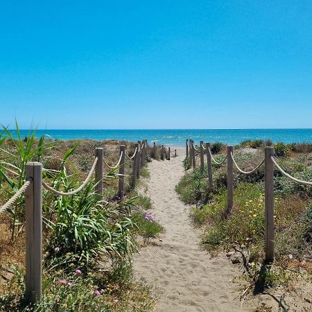 New Beach Front Apartment With Large Balcony Torrox Exterior photo