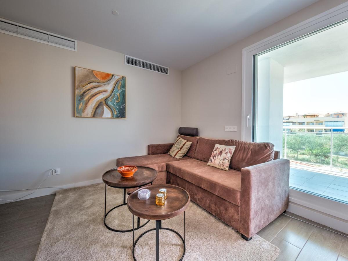 New Beach Front Apartment With Large Balcony Torrox Exterior photo
