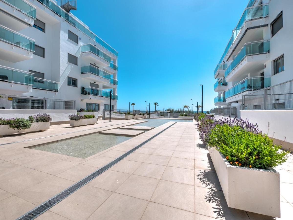 New Beach Front Apartment With Large Balcony Torrox Exterior photo